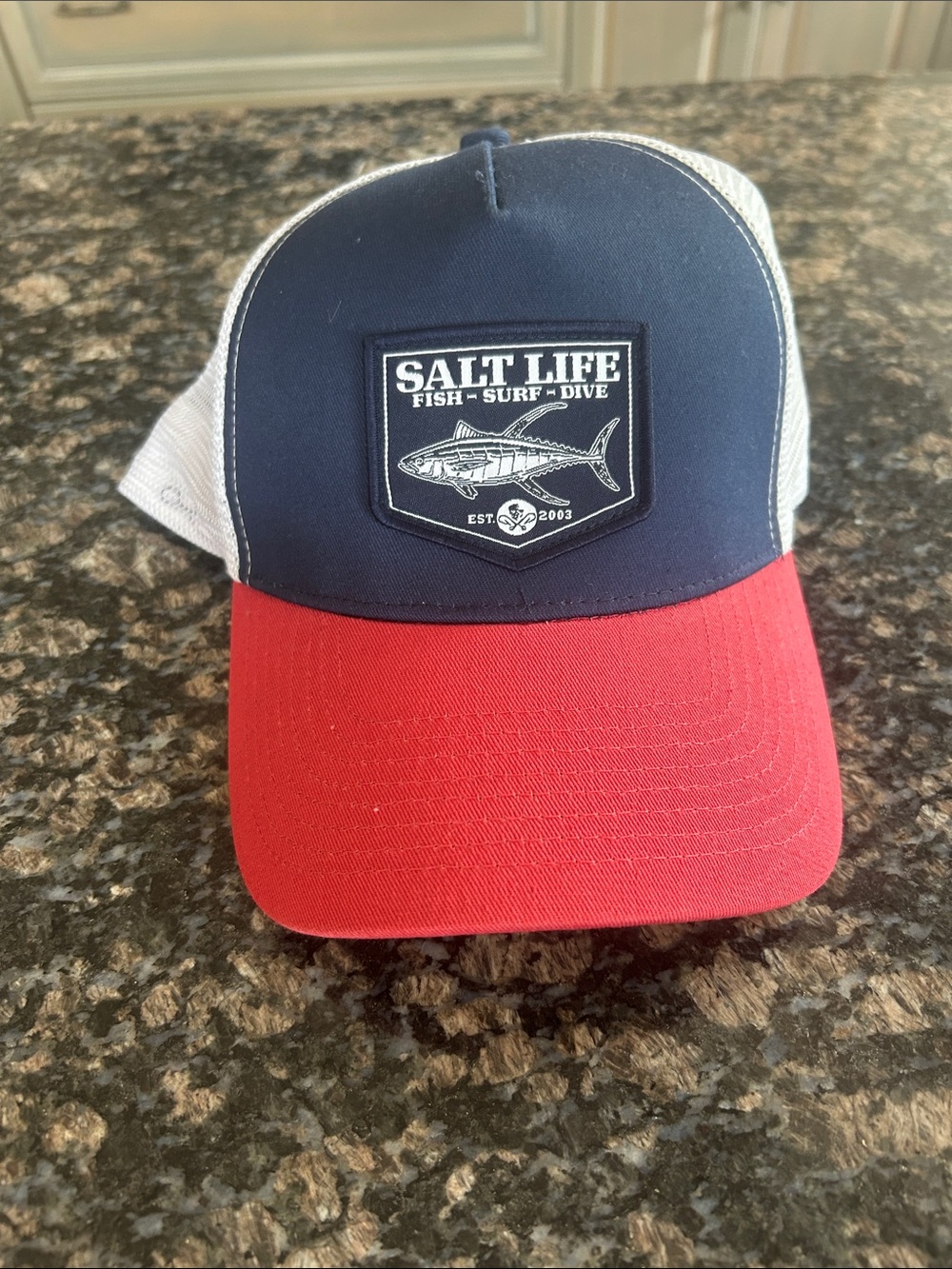 SALT LIFE TWO-TONE TRUCKER HAT NWT